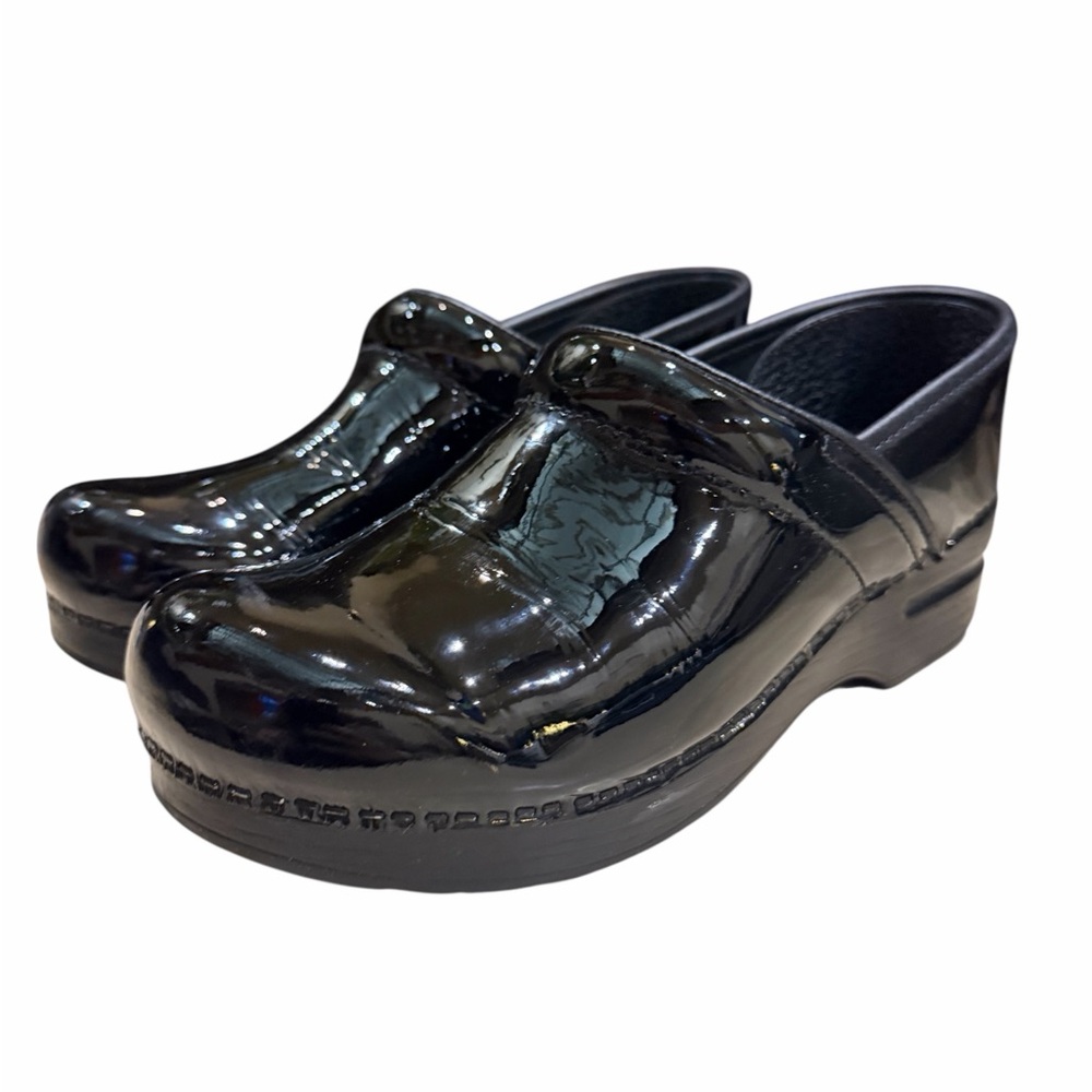 Shiny Black Dansko‎ Clogs